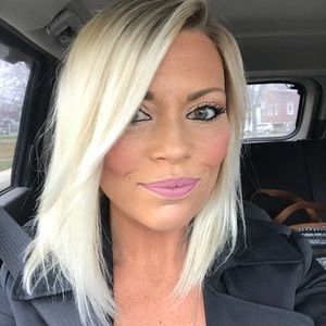 Meet your Posher, Leanne